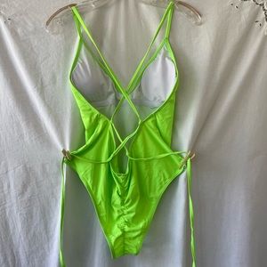 1pc NWOT. BRIGHT GREEN XL
